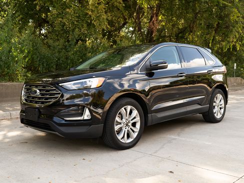 Used 2024 Ford Edge Titanium image 5
