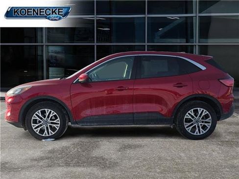 Certified 2022 Ford Escape SEL w/ Technology Package AWD/4WD image 2