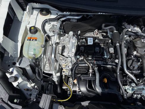 Used 2025 Nissan Kicks S AWD/4WD image 13
