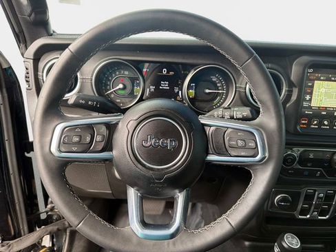 Used 2023 Jeep Wrangler Unlimited Sahara image 26