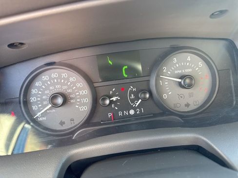 Used 2010 Mercury Grand Marquis LS image 10