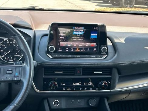 Certified 2023 Nissan Rogue SV w/ SV Premium B Package FWD image 17