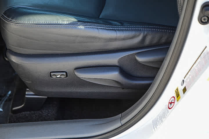 Used 2013 Toyota Prius V Five FWD image 19
