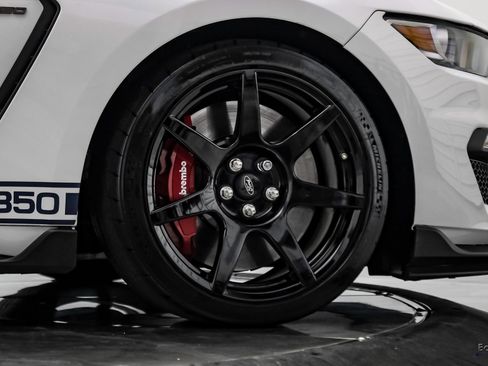 Used 2019 Ford Mustang Shelby GT350R w/ GT350R Equipment Group 920A RWD image 90