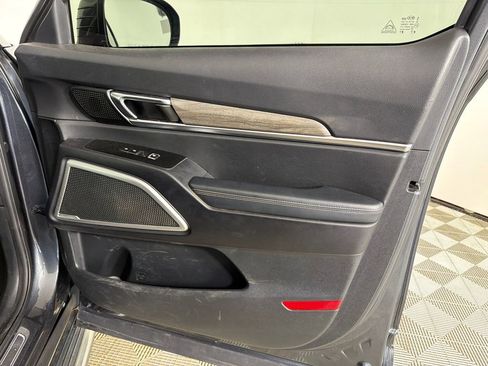 Used 2020 Kia Telluride EX image 16