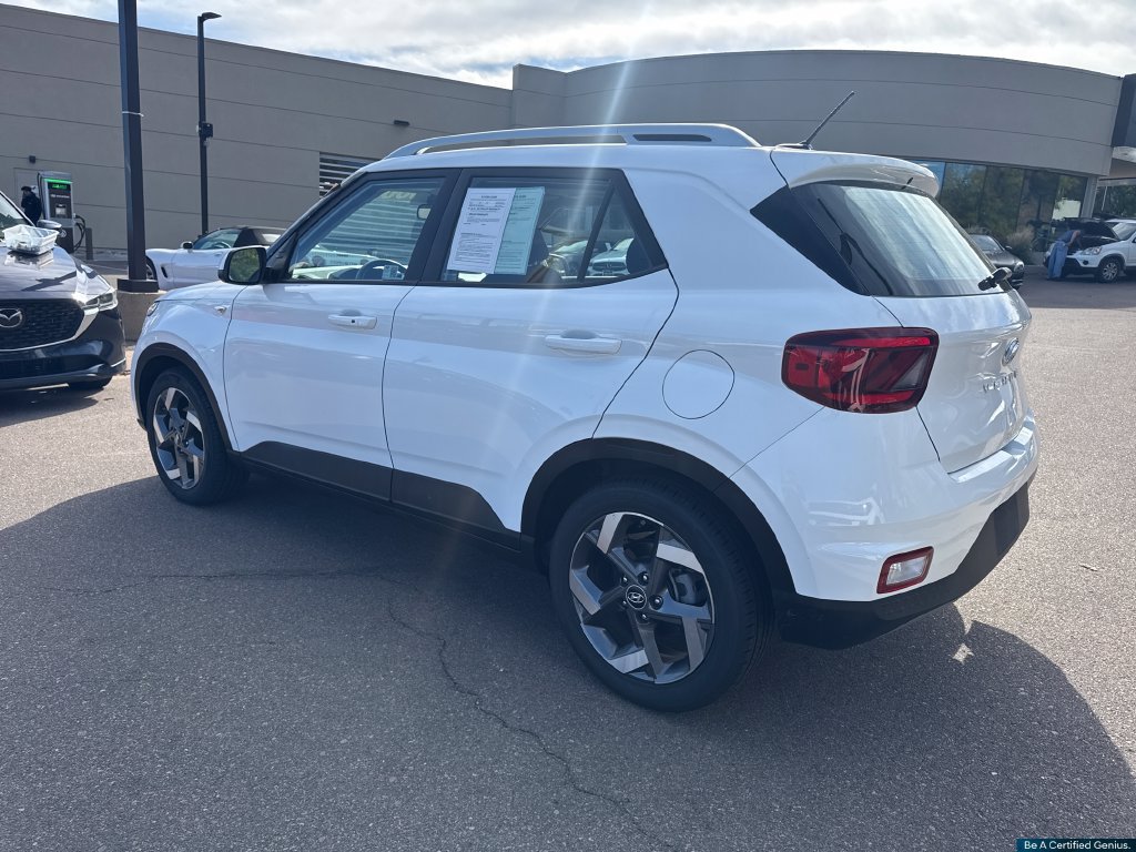 Certified 2025 Hyundai Venue SEL FWD image 29