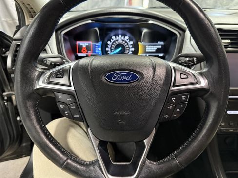 Used 2017 Ford Fusion Titanium AWD/4WD image 20