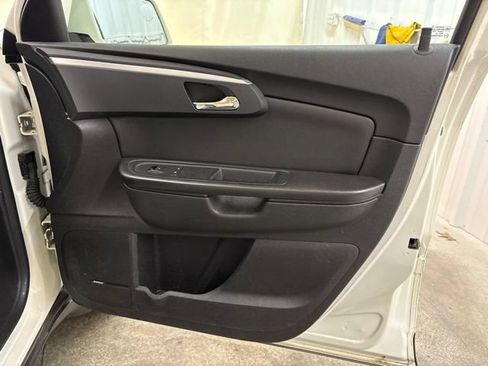 Used 2012 Chevrolet Traverse LT FWD image 35