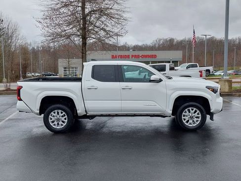Used 2024 Toyota Tacoma SR5 image 15