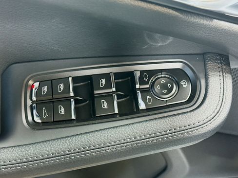 Certified 2026 Porsche Macan image 23