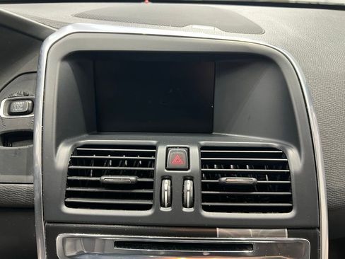 Used 2016 Volvo XC60 T6 R-Design w/ Climate Package image 33