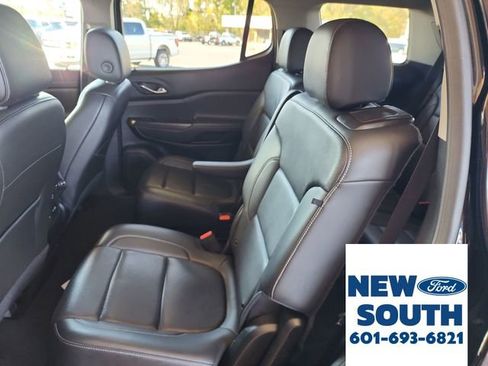 Used 2023 GMC Acadia SLT image 27