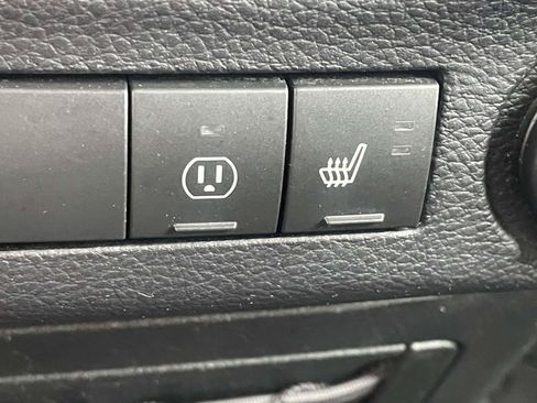 Used 2017 Jeep Wrangler Unlimited Sahara AWD/4WD image 19