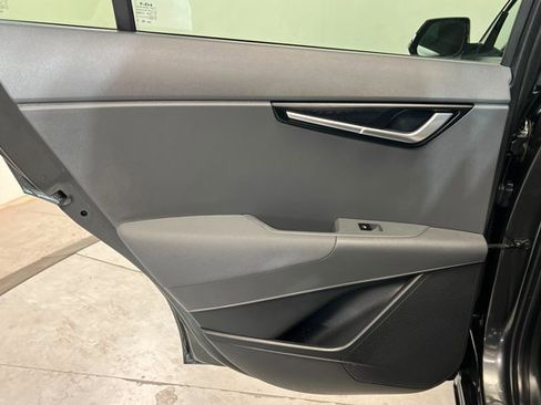 Used 2023 Kia Niro EX Touring image 18