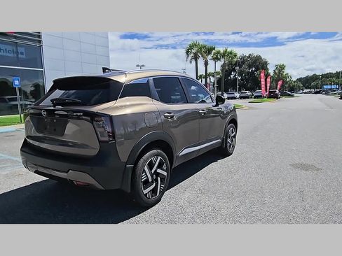 Used 2026 Nissan Kicks SV w/ SV Premium Package FWD image 33