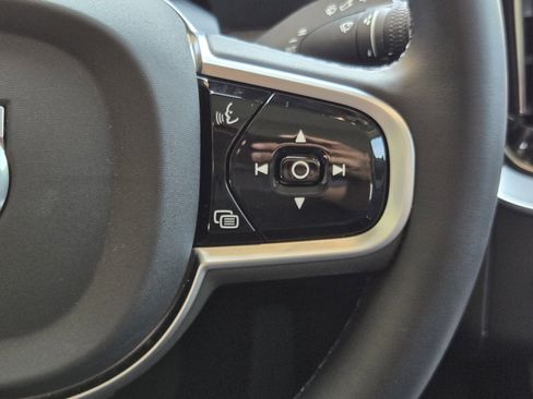 Certified 2025 Volvo XC90 B6 Core w/ Protection Package image 31