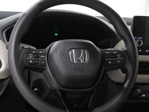 Used 2023 Honda HR-V LX image 7