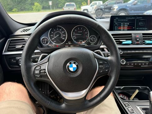 Used 2017 BMW 330i xDrive Sedan AWD/4WD image 32