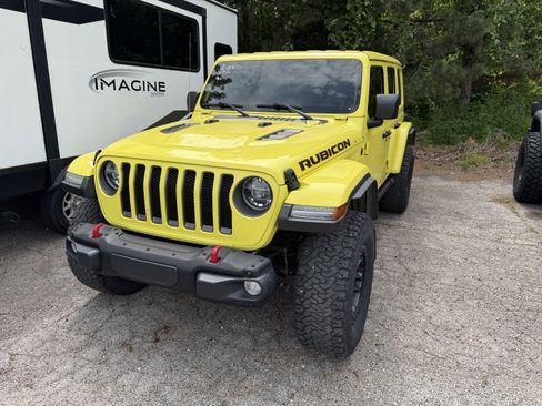 Used 2022 Jeep Wrangler Unlimited Rubicon w/ Xtreme Recon 35" Tire Package AWD/4WD image 12