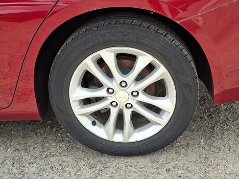 Used 2018 Chevrolet Malibu LT FWD image 31