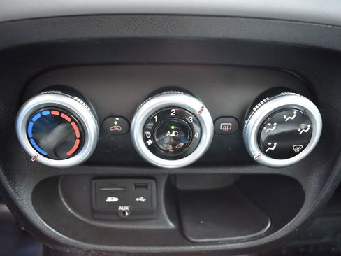 Used 2014 FIAT 500L Easy image 19