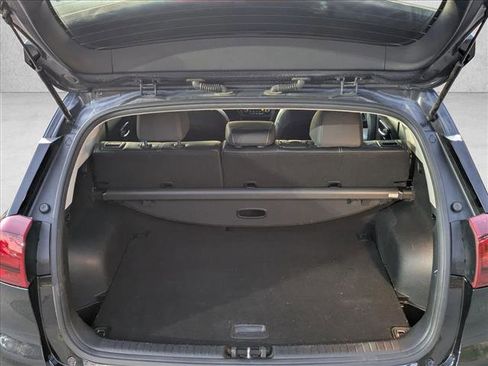 Used 2022 Kia Niro EX image 6