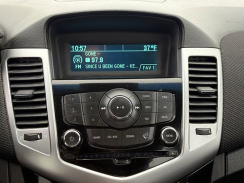 Used 2011 Chevrolet Cruze LT image 18