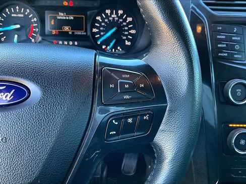 Used 2019 Ford Explorer XLT image 24