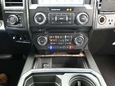 Used 2018 Ford F250 Lariat w/ Lariat Ultimate Package AWD/4WD image 43