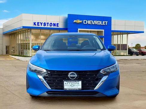 Used 2024 Nissan Sentra SV FWD image 2
