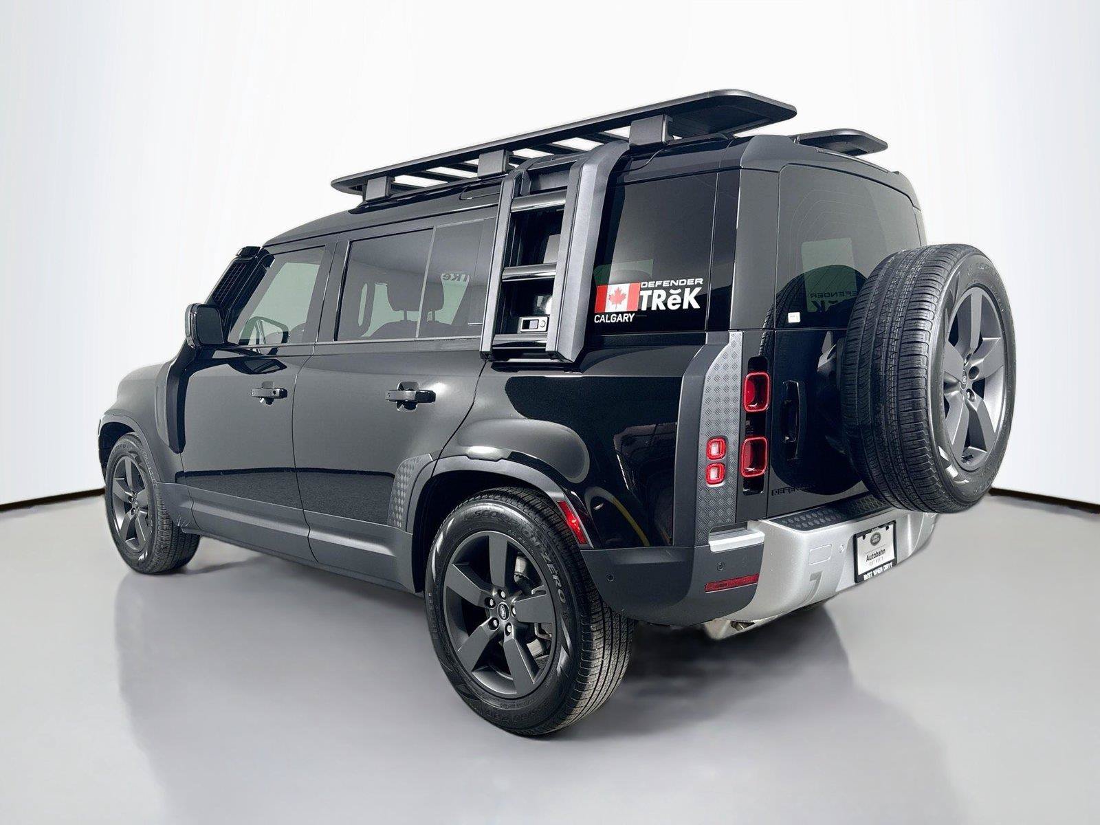 Certified 2025 Land Rover Defender 110 S AWD/4WD image 7