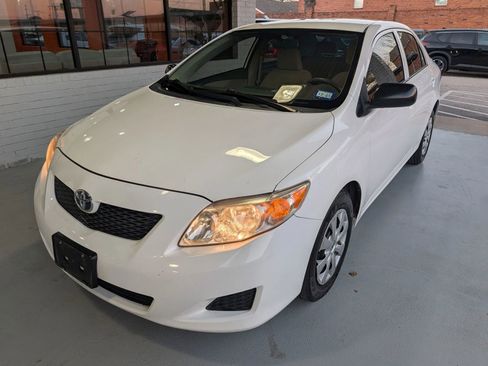 Used 2010 Toyota Corolla image 1