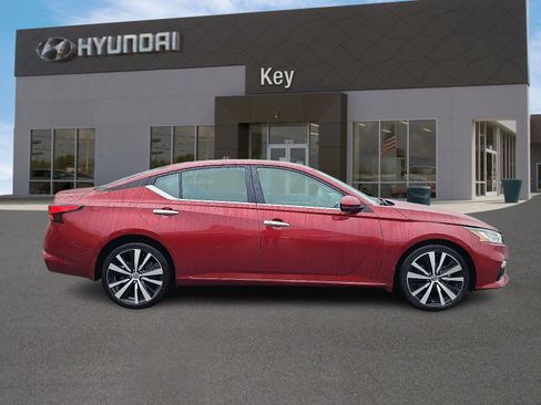 Used 2021 Nissan Altima 2.5 Platinum image 3