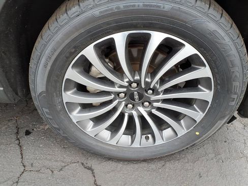 Certified 2023 Lincoln Aviator Reserve w/ Equipment Group 201A image 16