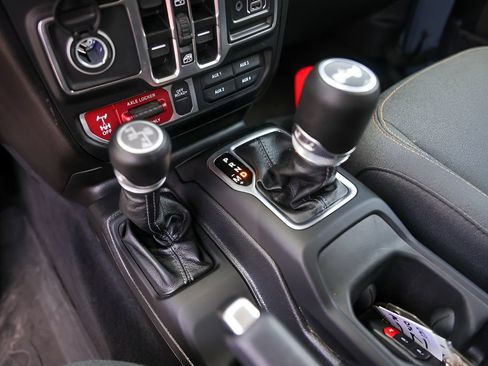 Used 2025 Jeep Wrangler Unlimited Sport S 4xe AWD/4WD image 20