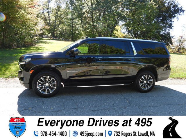 Used 2024 Chevrolet Suburban LT w/ LT Signature Package AWD/4WD image 2