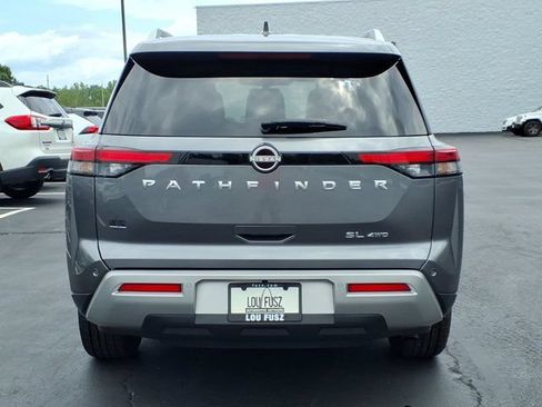 Used 2025 Nissan Pathfinder SL AWD/4WD image 31