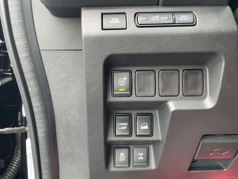 Used 2025 Nissan Frontier PRO-4X w/ Tow Package AWD/4WD image 19