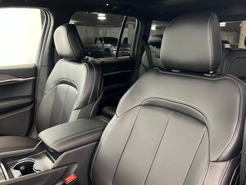 New 2024 Jeep Grand Cherokee Limited 4xe w/ Luxury Tech Group II AWD/4WD image 16