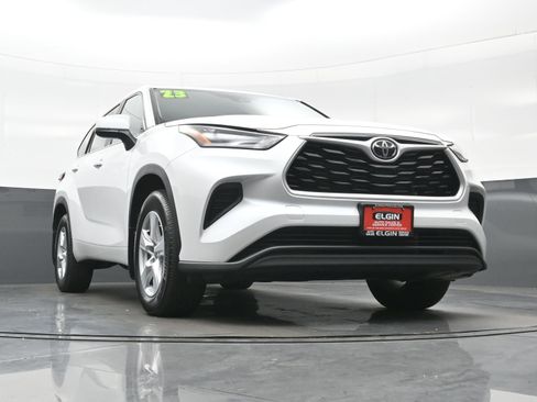Used 2023 Toyota Highlander L AWD/4WD image 32