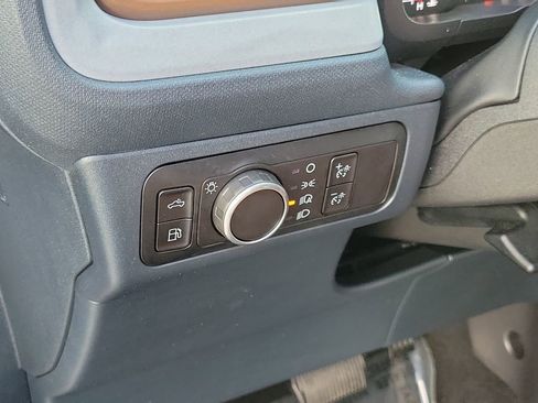 Used 2023 Ford Maverick Lariat image 19