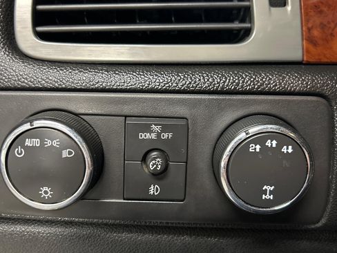 Used 2011 Chevrolet Silverado 2500 LTZ AWD/4WD image 14