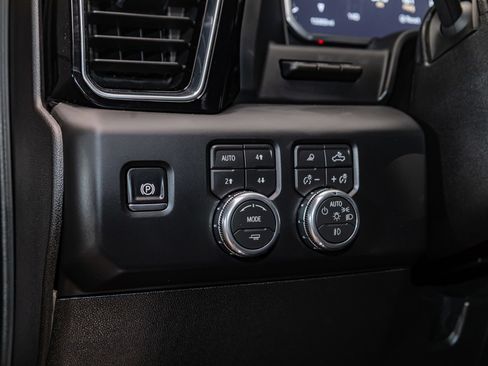 Used 2026 GMC Sierra 3500 Denali w/ Denali Reserve Package AWD/4WD image 17