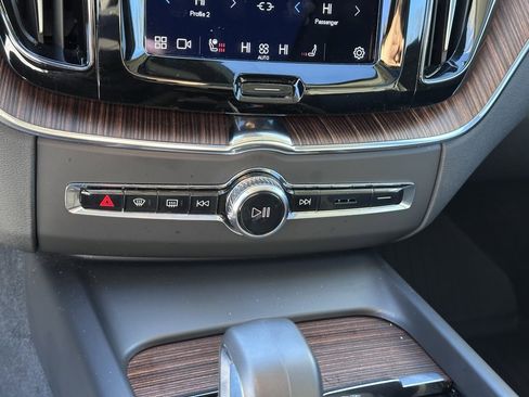 Used 2023 Volvo XC60 B5 Plus w/ Climate Package image 17