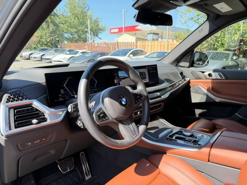 Used 2025 BMW X5 xDrive40i w/ M Sport Package AWD/4WD image 14