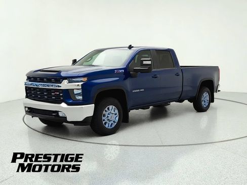 Used 2022 Chevrolet Silverado 3500 LT w/ Convenience Package AWD/4WD image 3