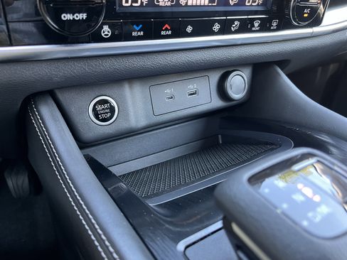 Used 2022 Nissan Rogue SL w/ SL Premium Package image 23