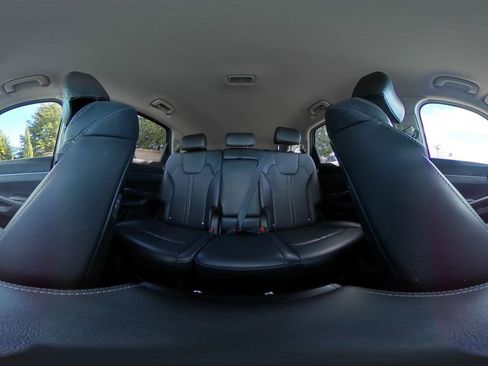 Used 2024 Kia Sorento S image 44