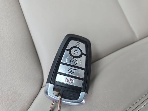 Used 2021 Ford Explorer XLT w/ Equipment Group 202A image 38