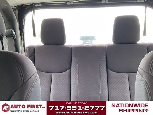 Used 2013 Jeep Wrangler Sport AWD/4WD image 13